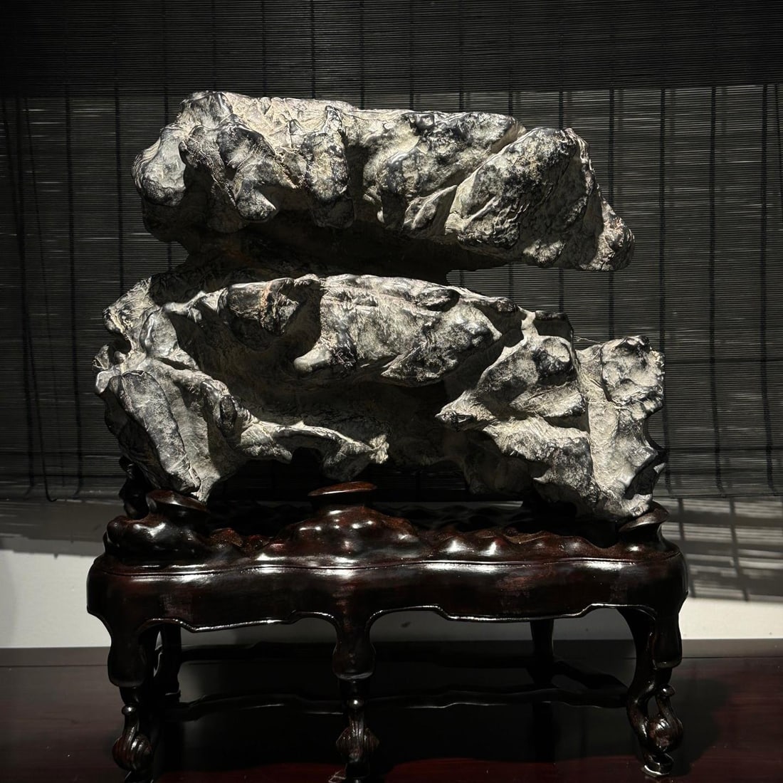 A fine Lingbi stone: Exquisite Lingbi stone Size:H:55cmW:50cm T:22cm (The Dimensions Of All Batches Are Manually Measured.If You Need More Detailed Information, Please Contact Our Customer Service