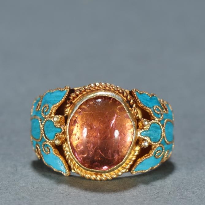 A silver-gilt tourmaline ring from the Qing Dynasty: Qing Dynasty silver-gilt tourmaline ring Size:?D:1.8cmW:0.0074kg (The Dimensions Of All Batches Are Manually Measured.If You Need More Detailed Information, Please Contact Our