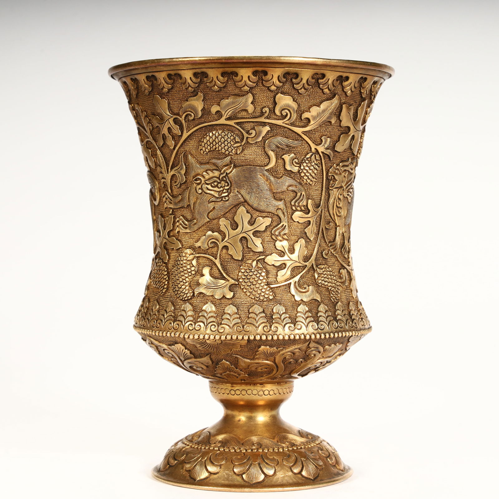 A fine copper-gilt grape-patterned goblet. - 4