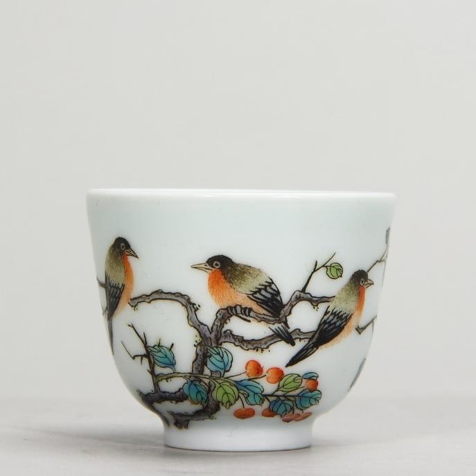 A colorful flower and bird wine round made in the Kangxi Dynasty of the Qing Dynasty: Colorful flowers and birds made in the Kangxi year of the Qing Dynasty Size:H:3.7cmD:4.6cm (The Dimensions Of All Batches Are Manually Measured.If You Need More Detailed
