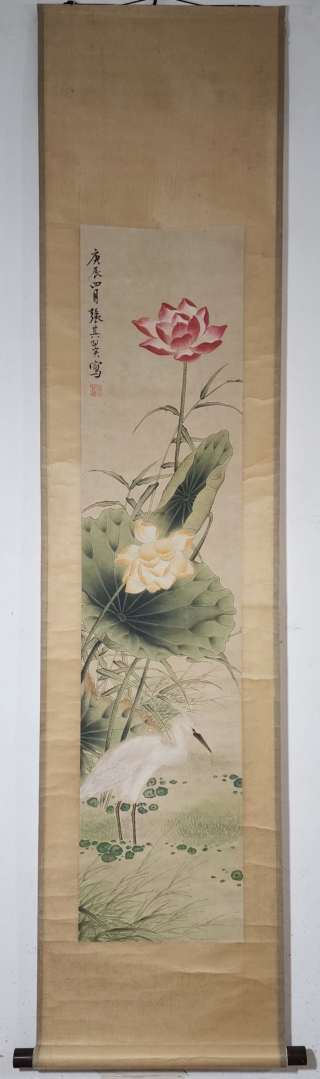 A vertical axis of a lotus egret with open wings: Zhang Qiyi's lotus egret picture vertical axis Size:Paintingcore130x30cm (The Dimensions Of All Batches Are Manually Measured.If You Need More Detailed Information, Please Contact