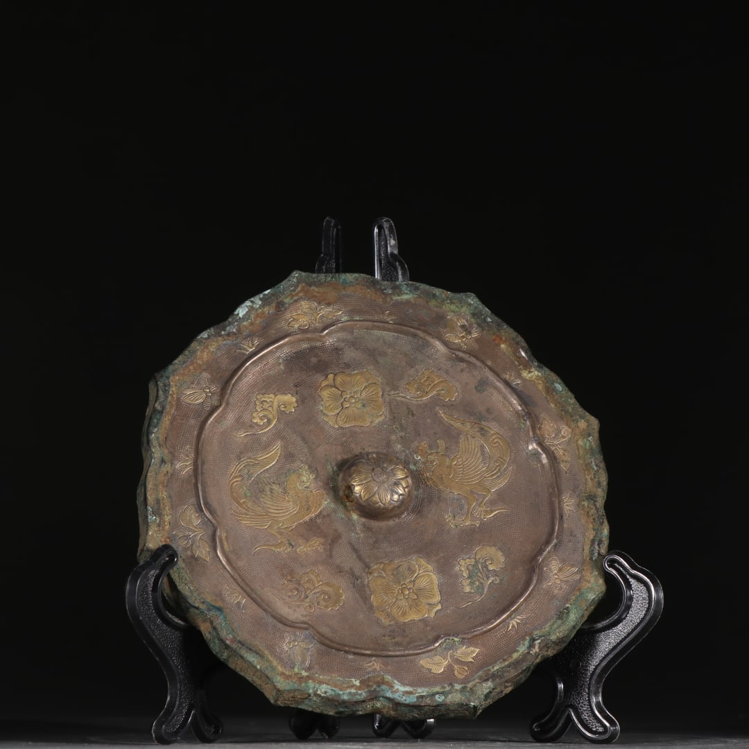 A beautiful bronze flower and bird pattern mirror: Exquisite bronze flower and bird pattern mirror Size:D:12.6cmW:0.57kg (The Dimensions Of All Batches Are Manually Measured.If You Need More Detailed Information, Please Contact Our Customer Service Be