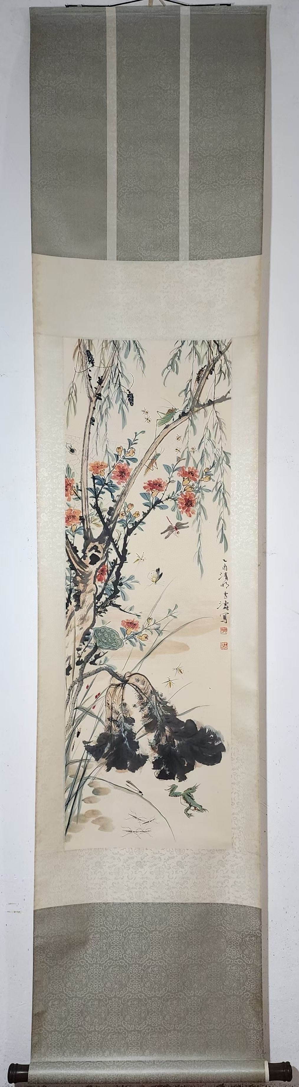 A vertical axis of Wang Xuetao's cordyceps flower picture: Wang Xuetao's cordyceps flower picture vertical axis Size:Paintingcore109x36cm (The Dimensions Of All Batches Are Manually Measured.If You Need More Detailed Information, Please