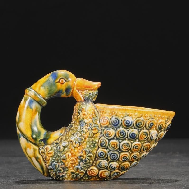 A three-colored duck-shaped cup from the Gongxian kiln in the Tang Dynasty: The three-colored duck-shaped cup of the Gongxian kiln in the Tang Dynasty Size:H:10cmD:13cmCalibre6.5cm (The Dimensions Of All Batches Are Manually Measured.If You Need More Detailed Information, Ple