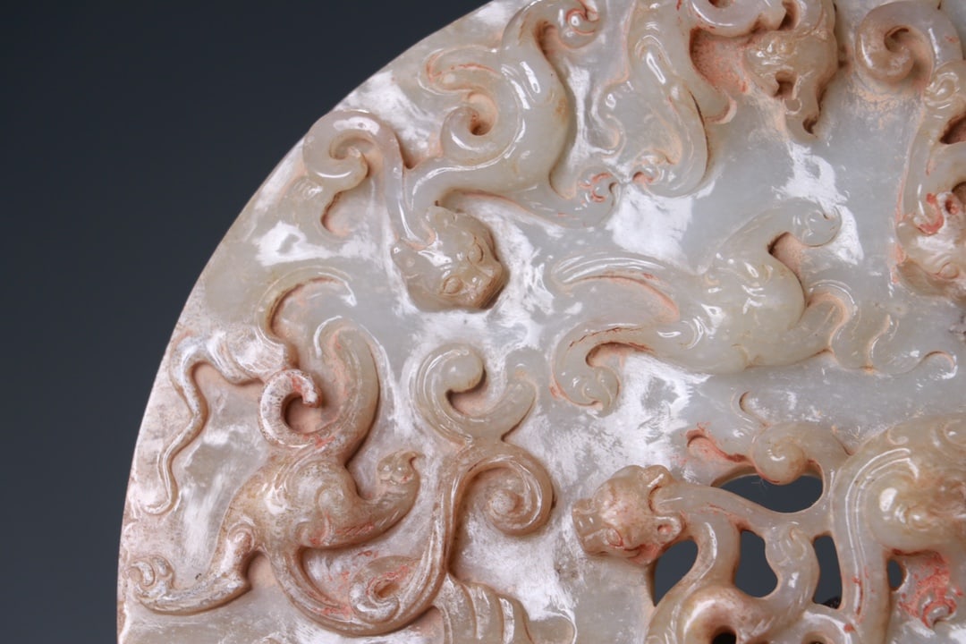 A beautiful Hetian jade dragon pattern valley pattern - 2