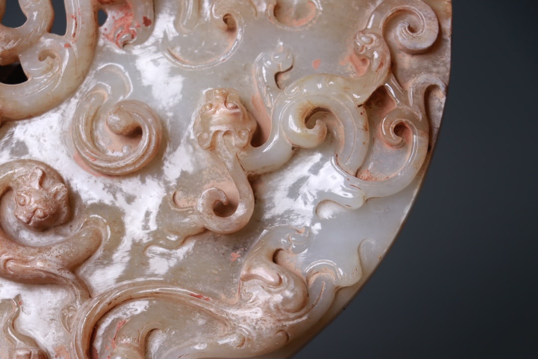 A beautiful Hetian jade dragon pattern valley pattern - 4