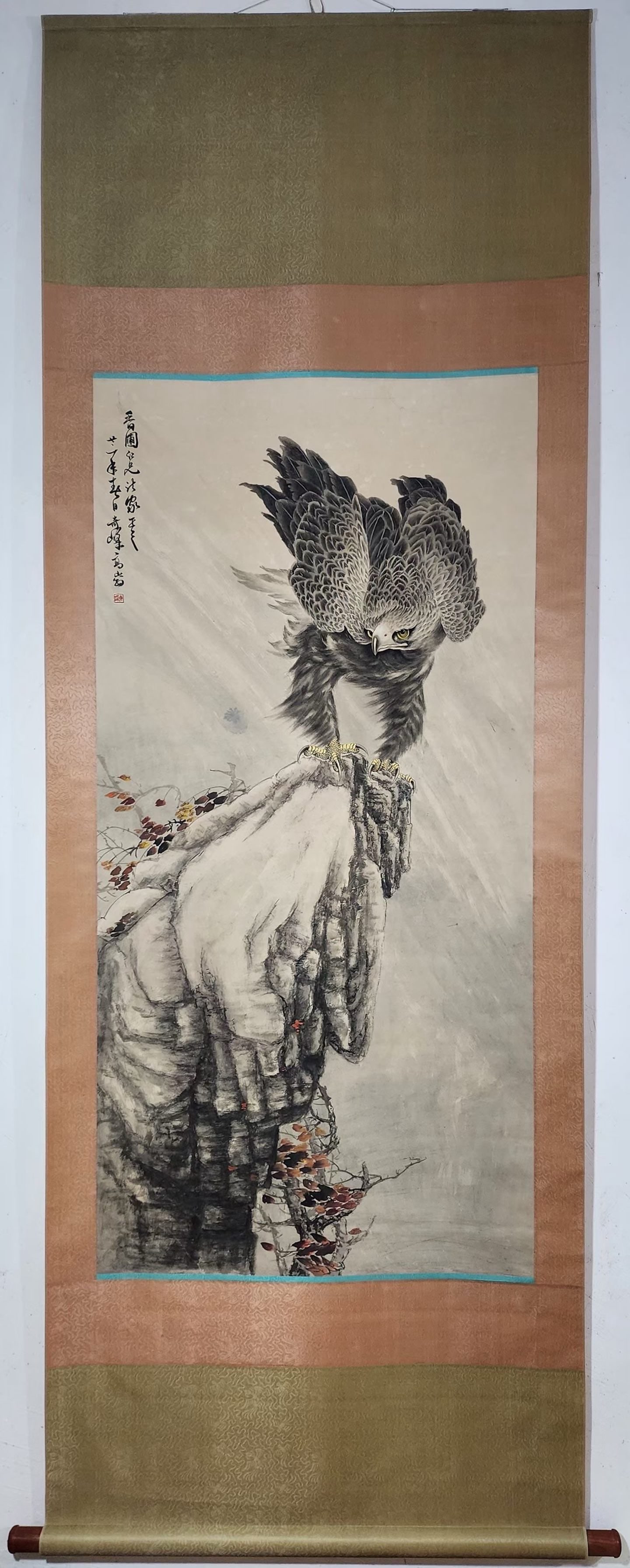 A vertical axis of Gao Qifeng's eagle figure (1 of 9)