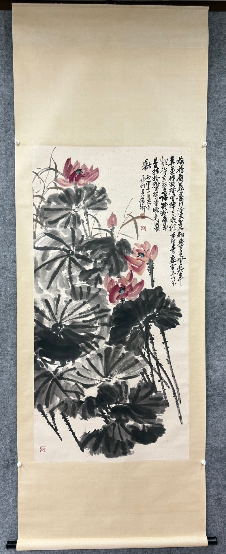 A landscape painting heart of Wu Changshuo: Wu Changshuo's landscape painting heart Size:Paintingcore137x68cm (The Dimensions Of All Batches Are Manually Measured.If You Need More Detailed Information, Please Contact Our