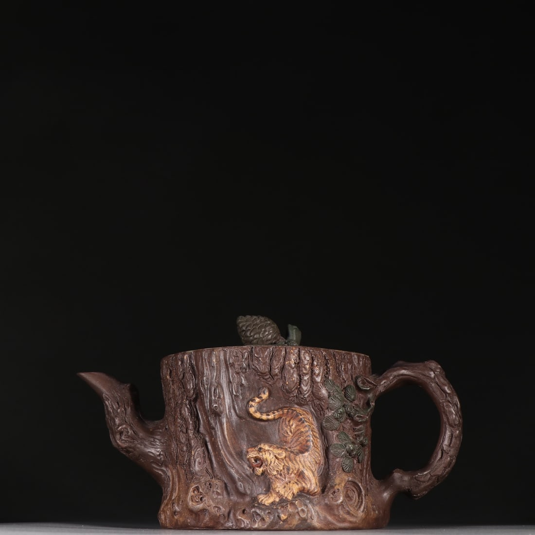 A beautiful purple sand stump-shaped teapot (1 of 9)