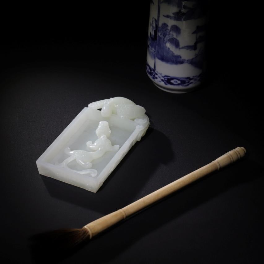 A beautiful Qianlong white jade will be added to the pen (1 of 9)