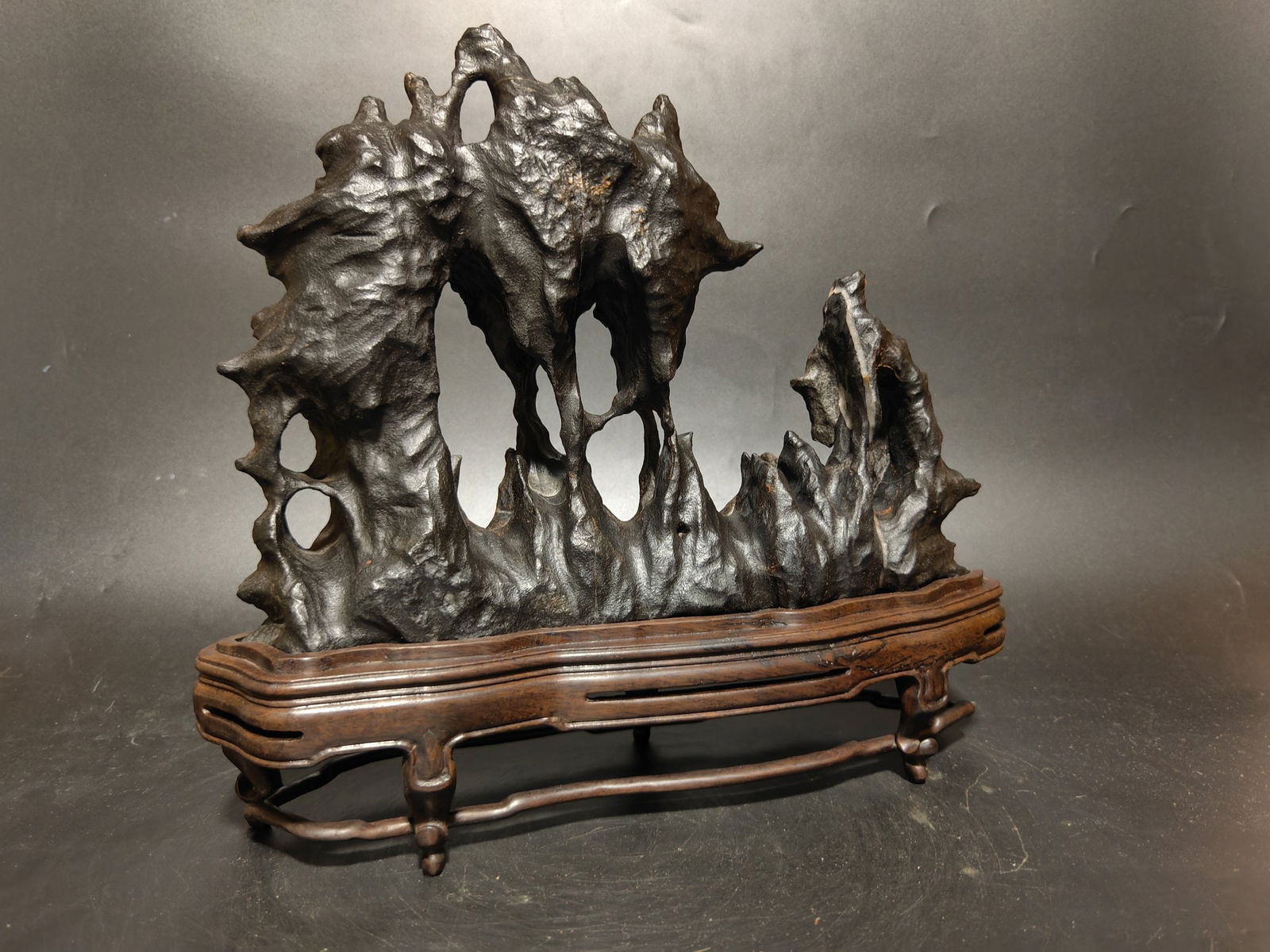 A beautiful landscape Lingbi stone - 8