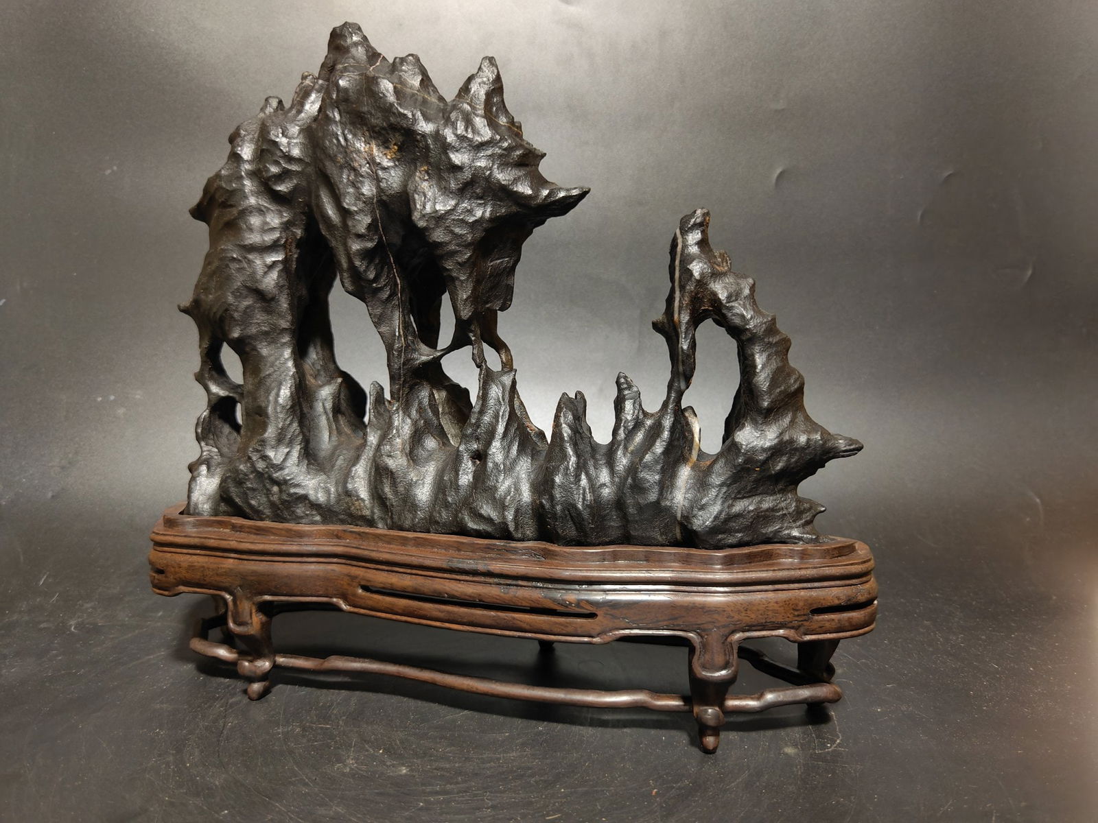 A beautiful landscape Lingbi stone - 9