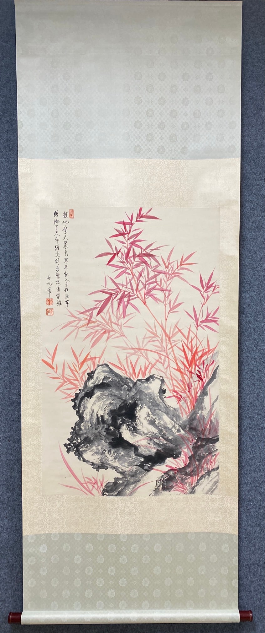 A landscape calligraphy and painting of Qigong: Qi Gong's landscape calligraphy and painting Size:Paintingcore103x63cm (The Dimensions Of All Batches Are Manually Measured.If You Need More Detailed Information, Please Contact Our