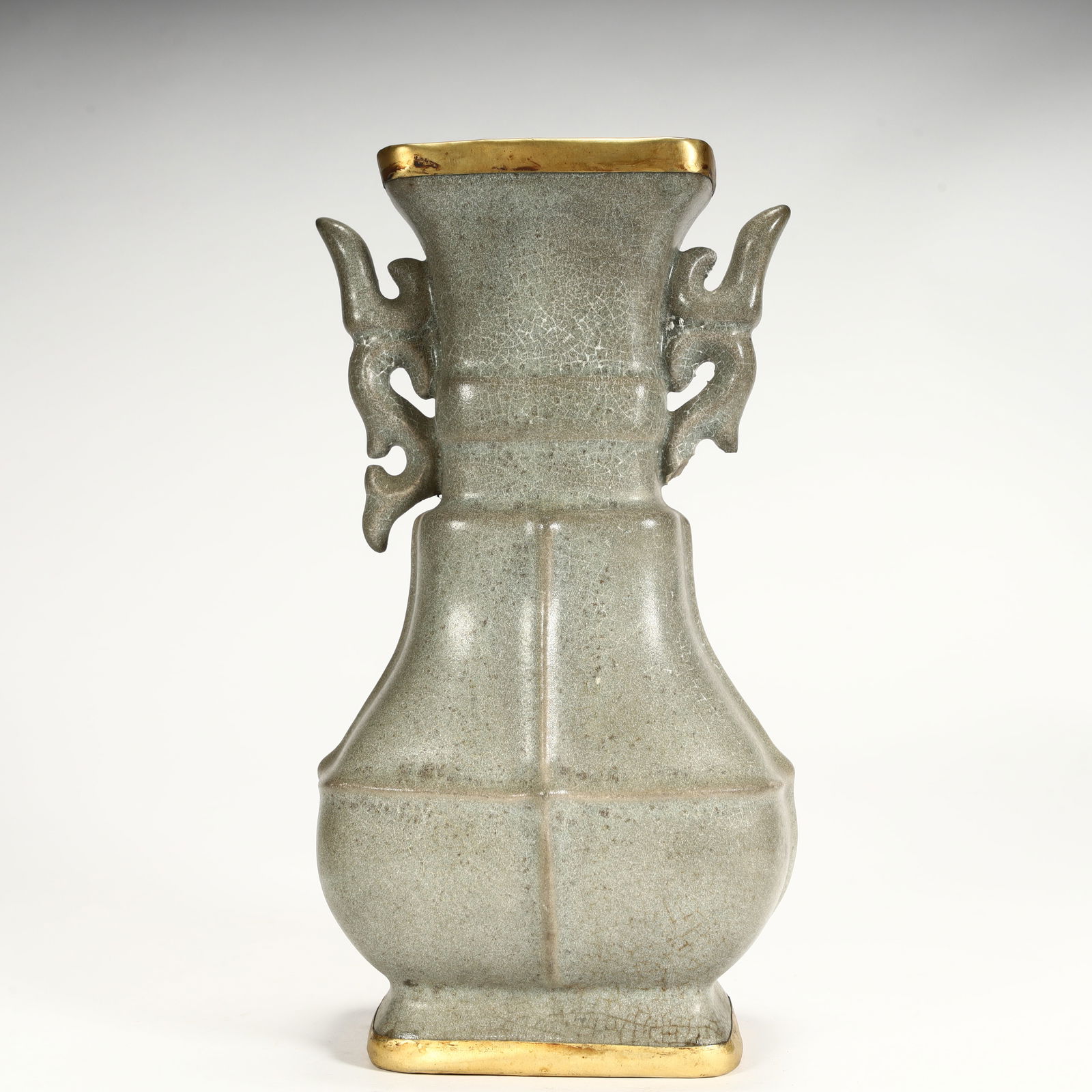 An open gilt amphora square bottle from an official kiln in the Song Dynasty: The open gilt amphora square bottle of the official kiln of the Song Dynasty SIZE: H:18cm L: 10cm W:8cm W:330g (The Dimensions Of All Batches Are Manually Measured.If You Need
