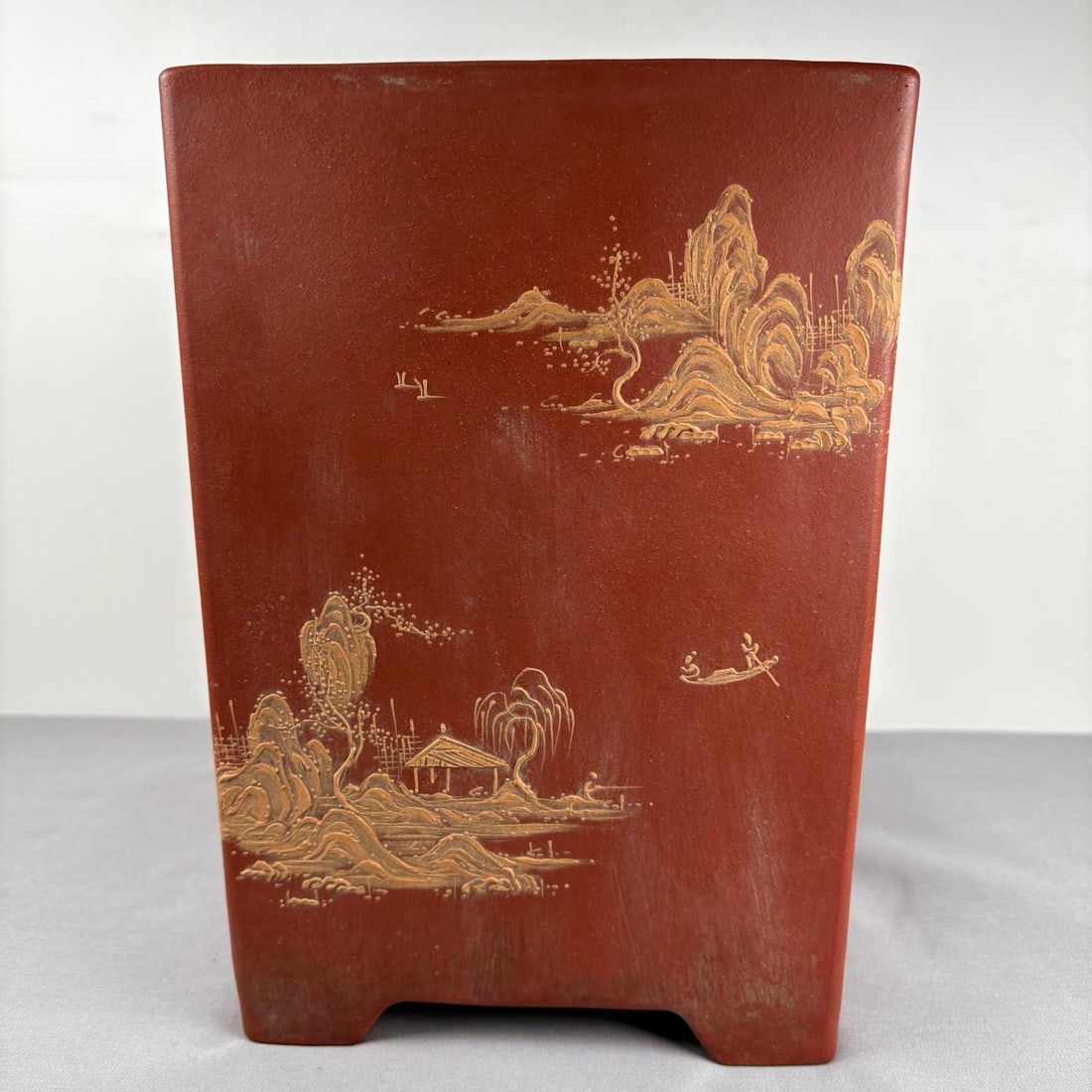A square flower pot of Yang Jiyuan's clay landscape painting in the Qing Dynasty: Yang Jiyuan of the Qing Dynasty painted landscape and vermilion clay square flower pots Size:W:16cmH:23.5cm (The Dimensions Of All Batches Are Manually Measured.If You Need More Detailed Information,