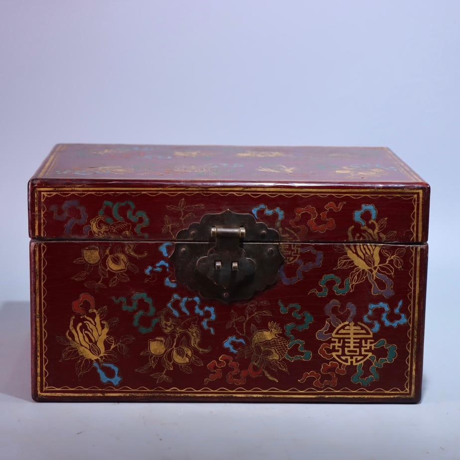 A beautiful lacquered gold-painted poetry box: Exquisite lacquer gilded painted poetry box Size:23×16×13cm (The Dimensions Of All Batches Are Manually Measured.If You Need More Detailed Information, Please Contact Our Customer Service Before Bid