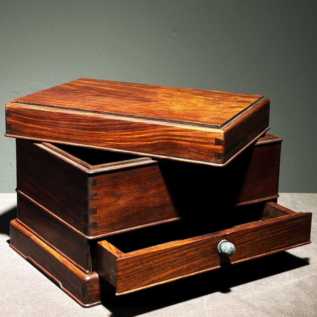 A beautiful Huanghuali box (1 of 9)