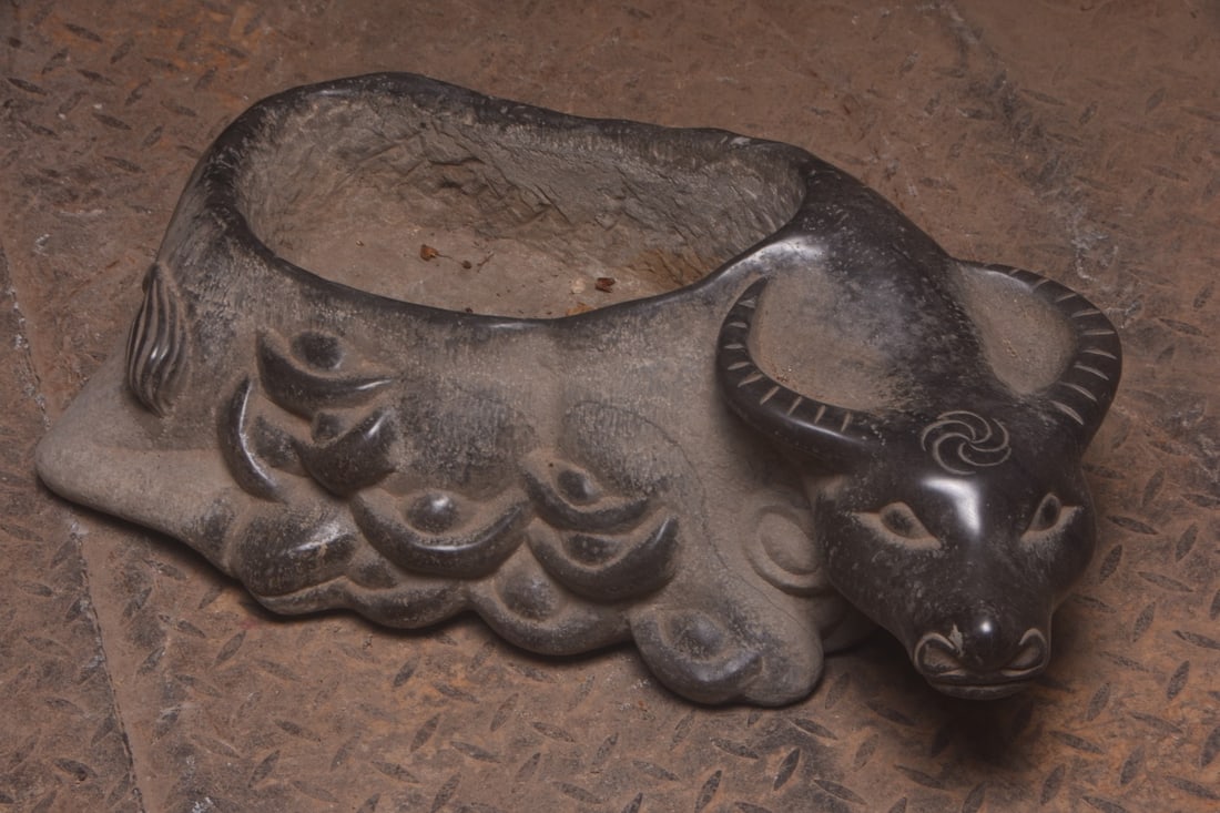 A fine bluestone cow pot - 3