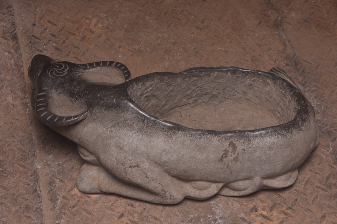 A fine bluestone cow pot - 8