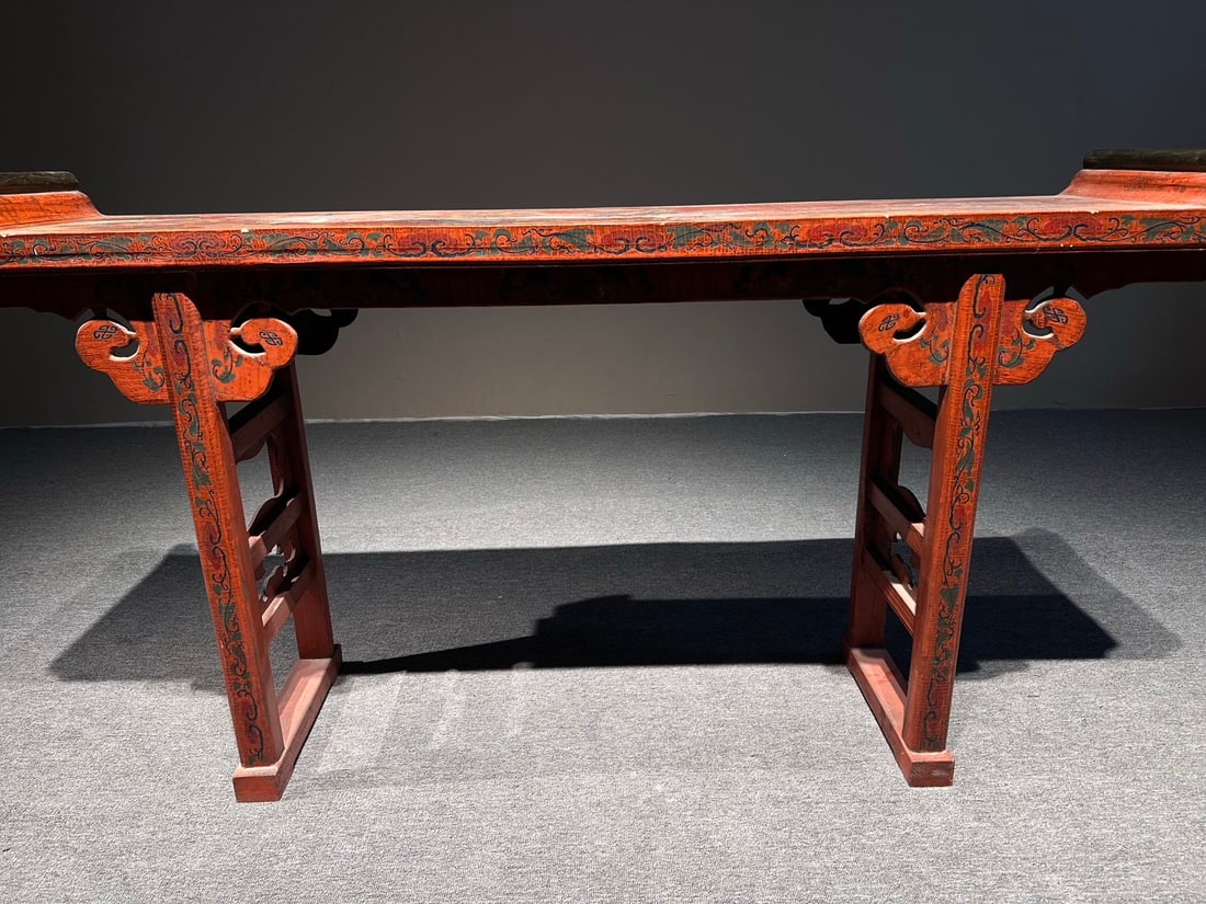 A beautiful large lacquer strip case - 10