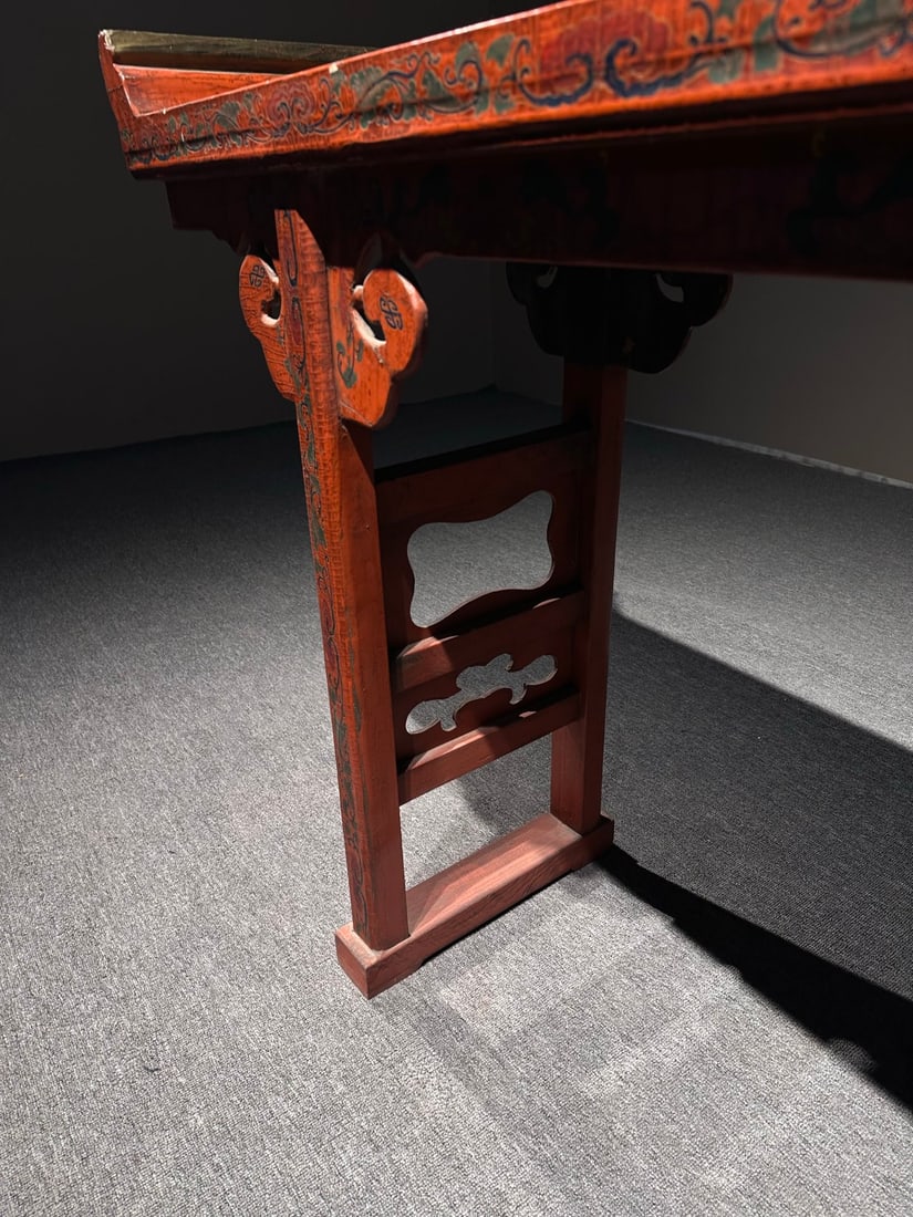 A beautiful large lacquer strip case - 9