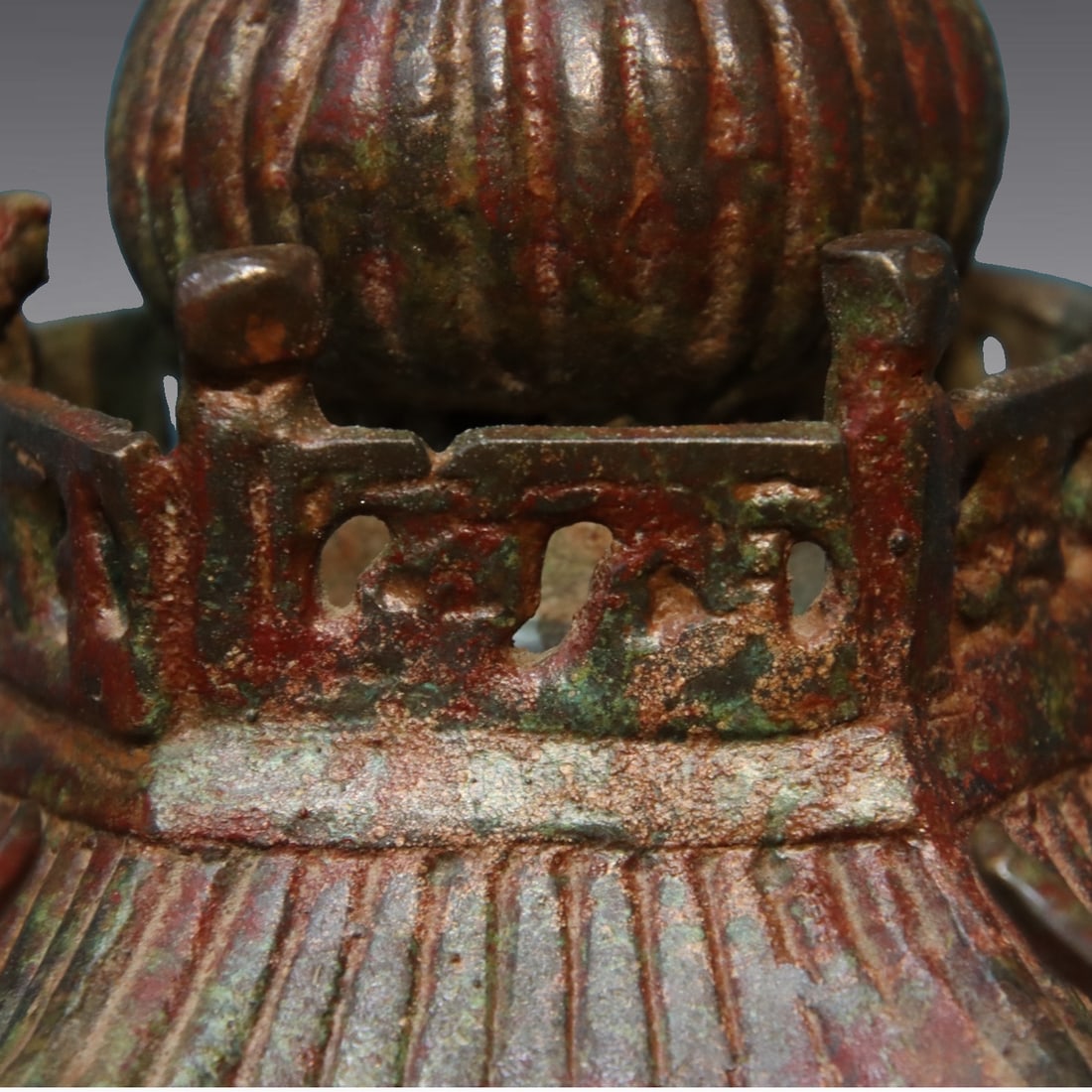 A fine bronze openwork smoker - 8