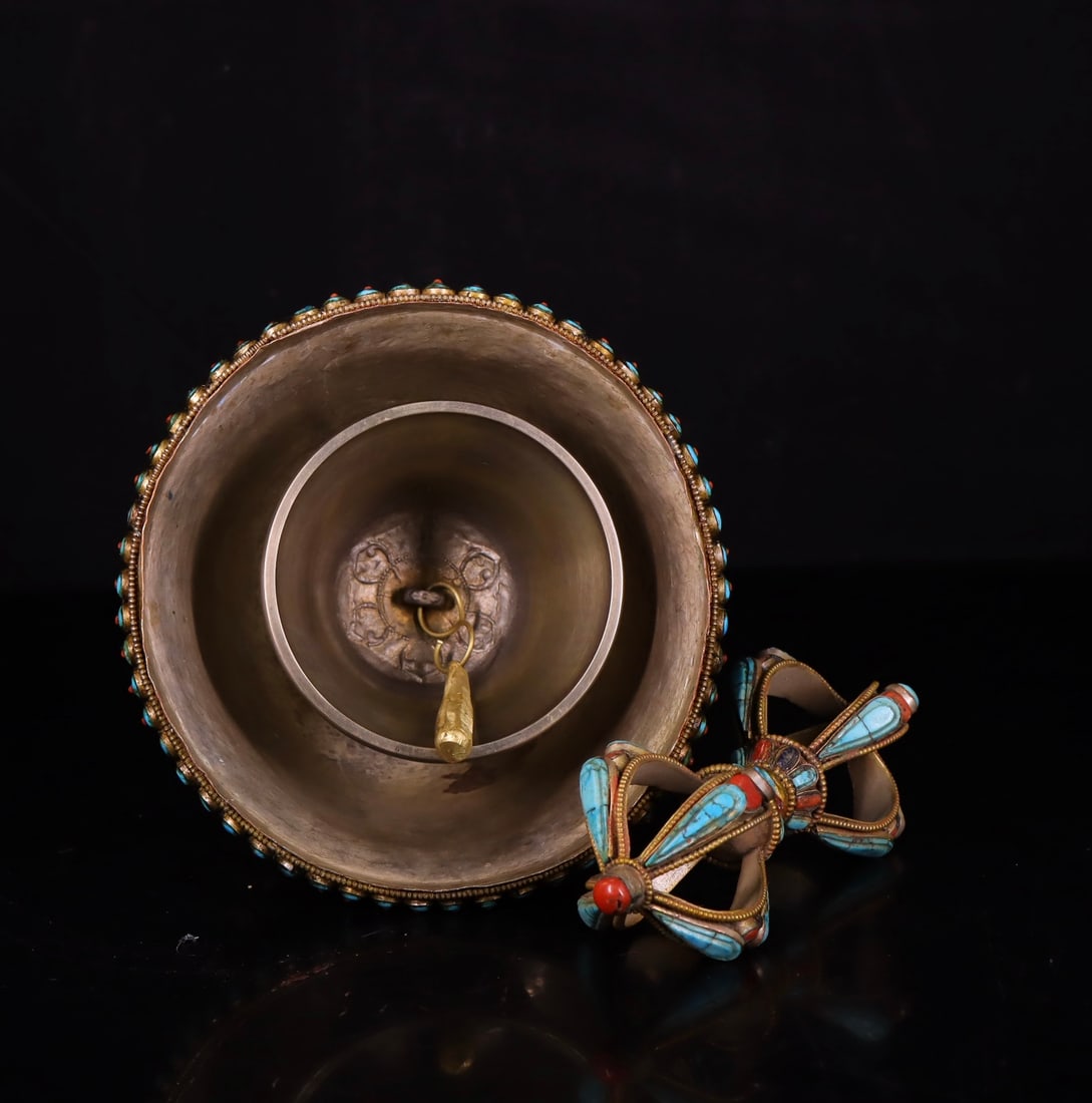 A fine silver cloisonn é set with a gemstone bell - 9