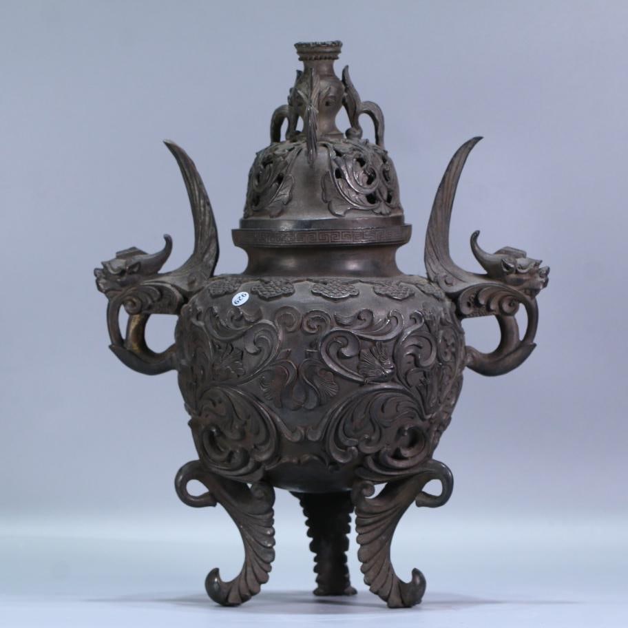 A fine late Qing Dynasty amphora copper incense burner (1 of 9)
