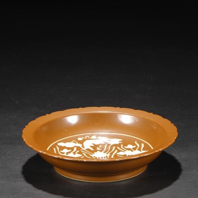A large plate with purple gold glaze made in the Xuande period of the Ming Dynasty with blank and (1 of 6)
