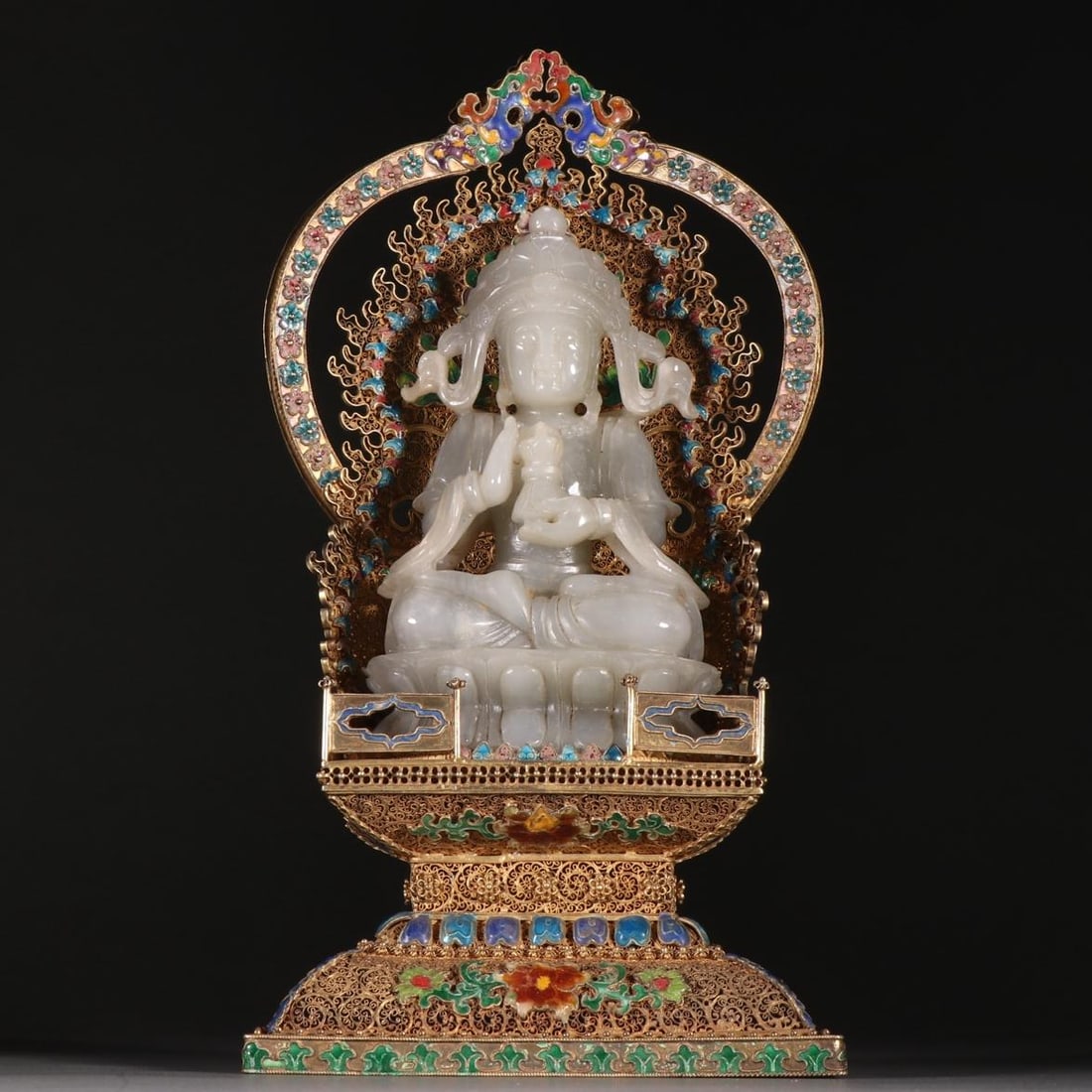 A silver-gilt filigree inlaid with Hetian jade Guanyin statue from the Qing Dynasty: The silver gilt filigree of the Qing Dynasty inlaid with Hetian jade Guanyin statues Size:H:27.6cmW:14.3cmW:1.0702kg (The Dimensions Of All Batches Are Manually Measured.If You Need More Detailed Info