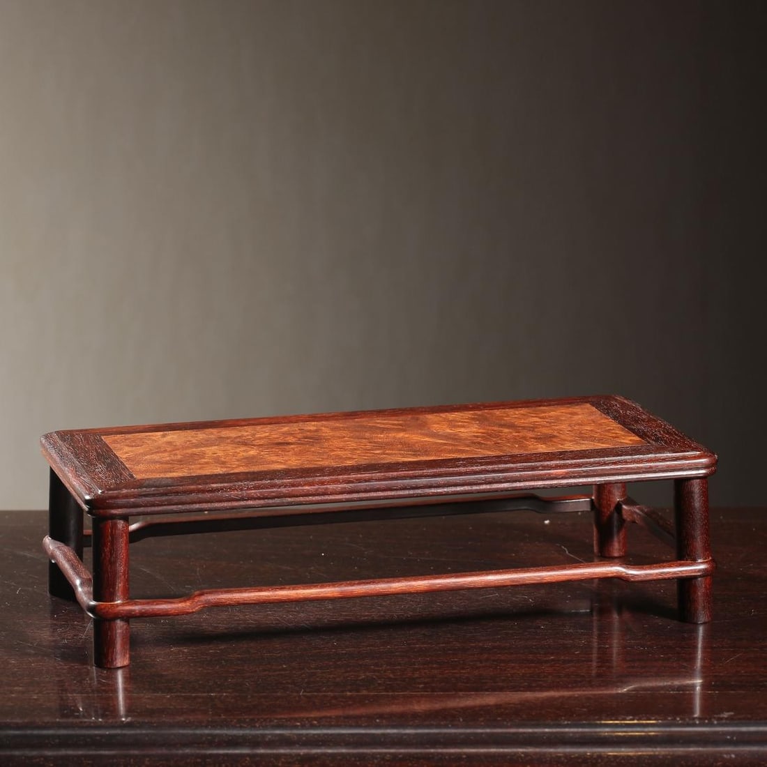 A beautiful small-leaved rosewood inlay wooden table table (1 of 9)