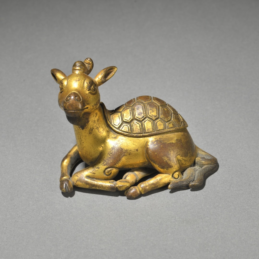 A bronze gilt mythical beast ornament of the Qing Dynasty (1 of 9)
