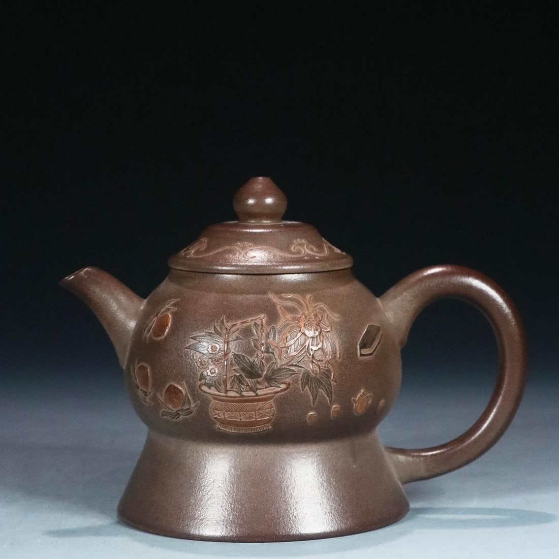 A painted gourd pot of Yang Pengnian from the Qing Dynasty: Yang Pengnian painted gourd pot of the Qing Dynasty Size:16.1x10x11.5cmW:0.308kg (The Dimensions Of All Batches Are Manually Measured.If You Need More Detailed Information, Please