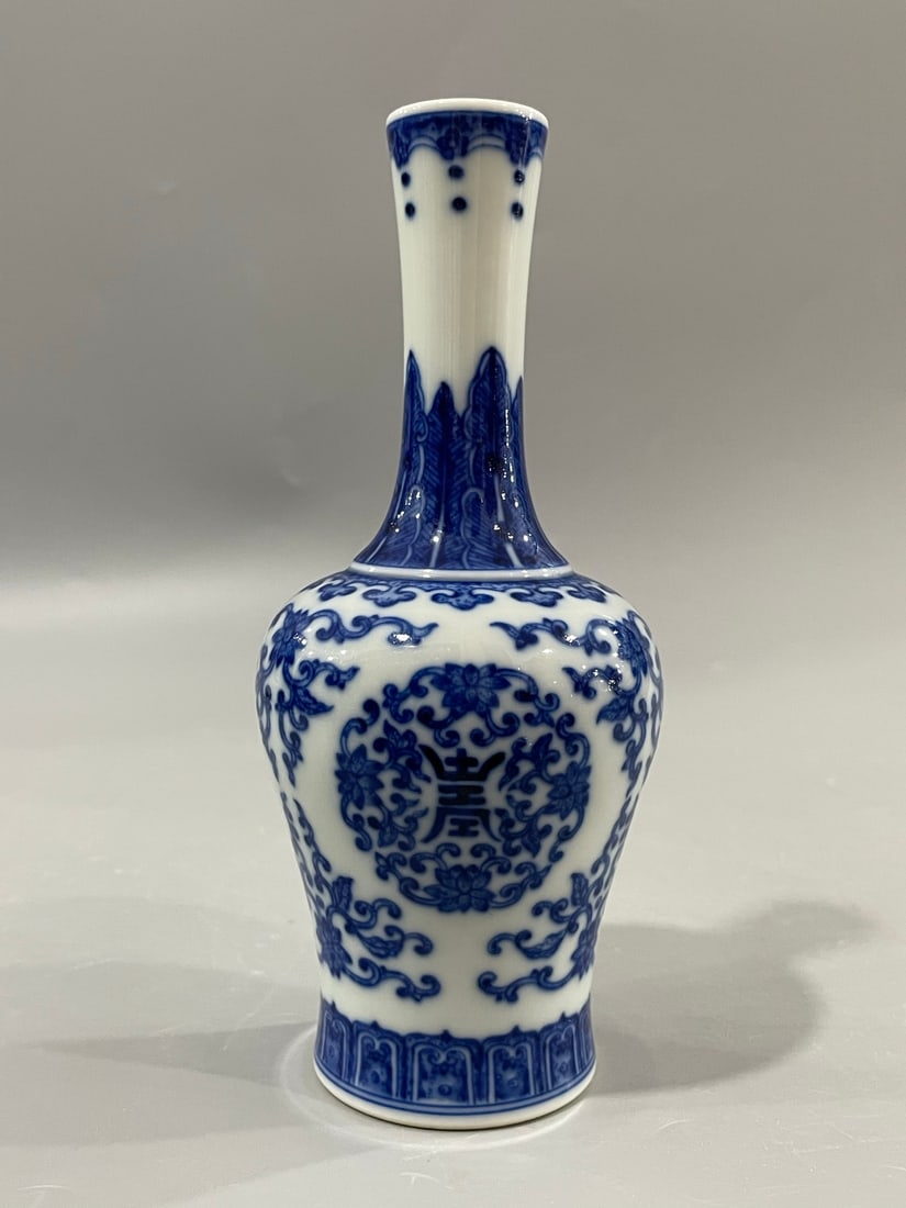 A Qing Dynasty Qianlong year entwined lotus pattern Tuanshou rattle bell (1 of 7)