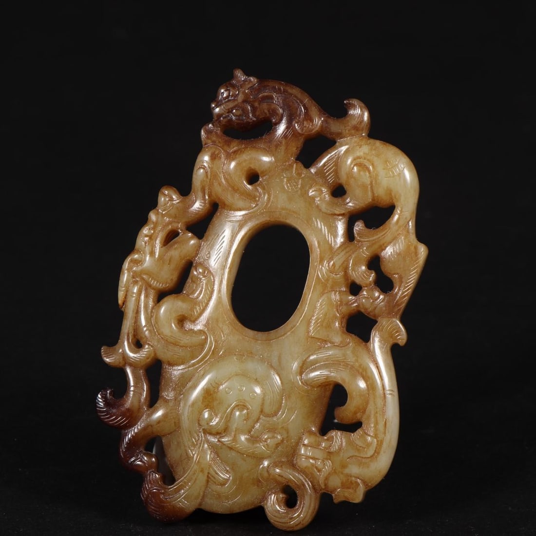 A beautiful ancient Hetian jade chicken heart pendant (1 of 8)