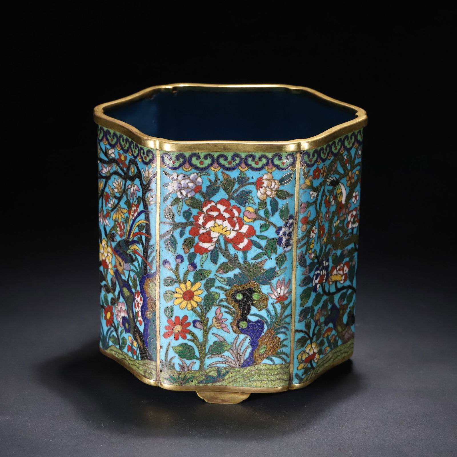 A Qing Dynasty old cloisonn é flower and bird pattern hexagonal pen holder (1 of 9)
