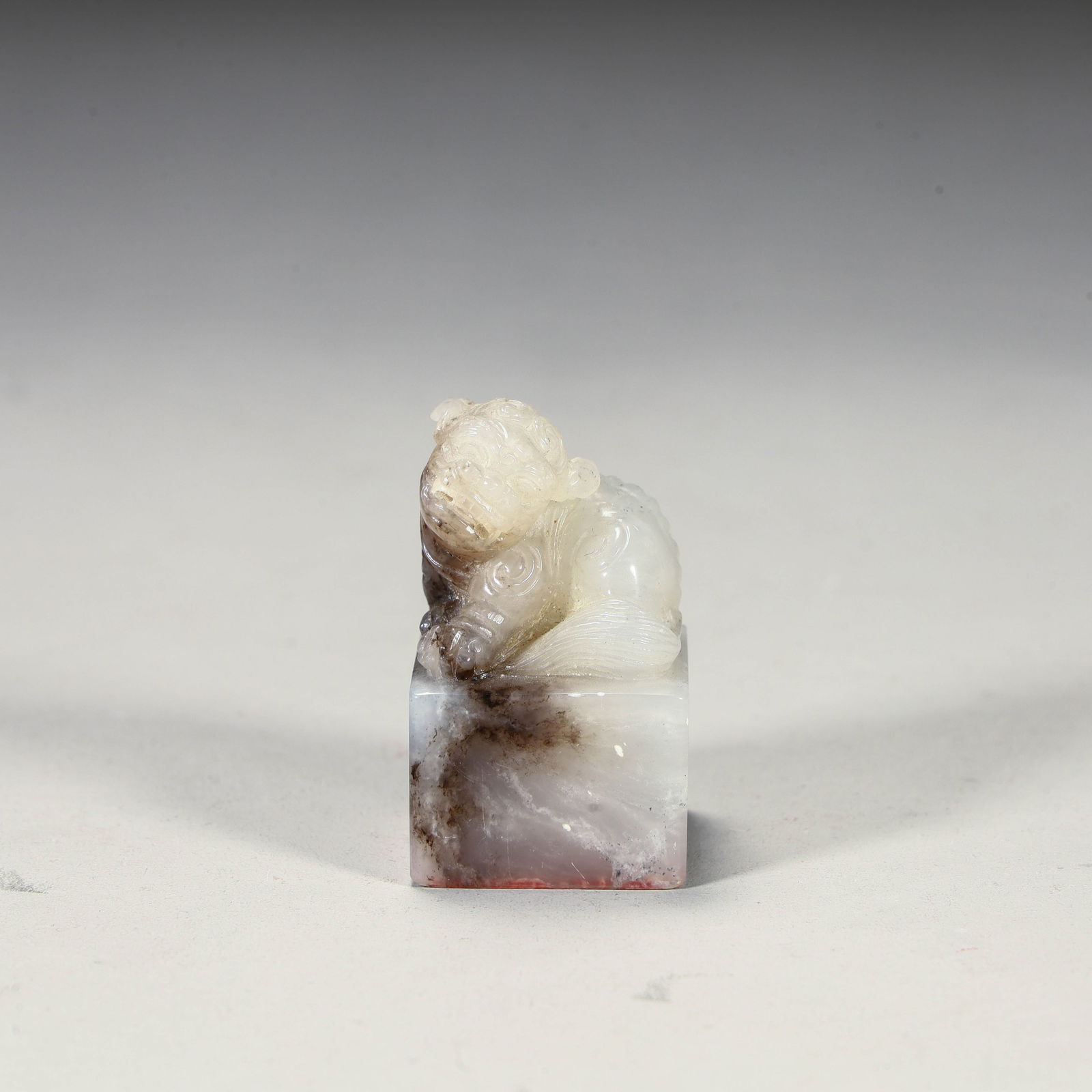 A fine Shoushan stone beast seal of the Qing Dynasty (1 of 8)