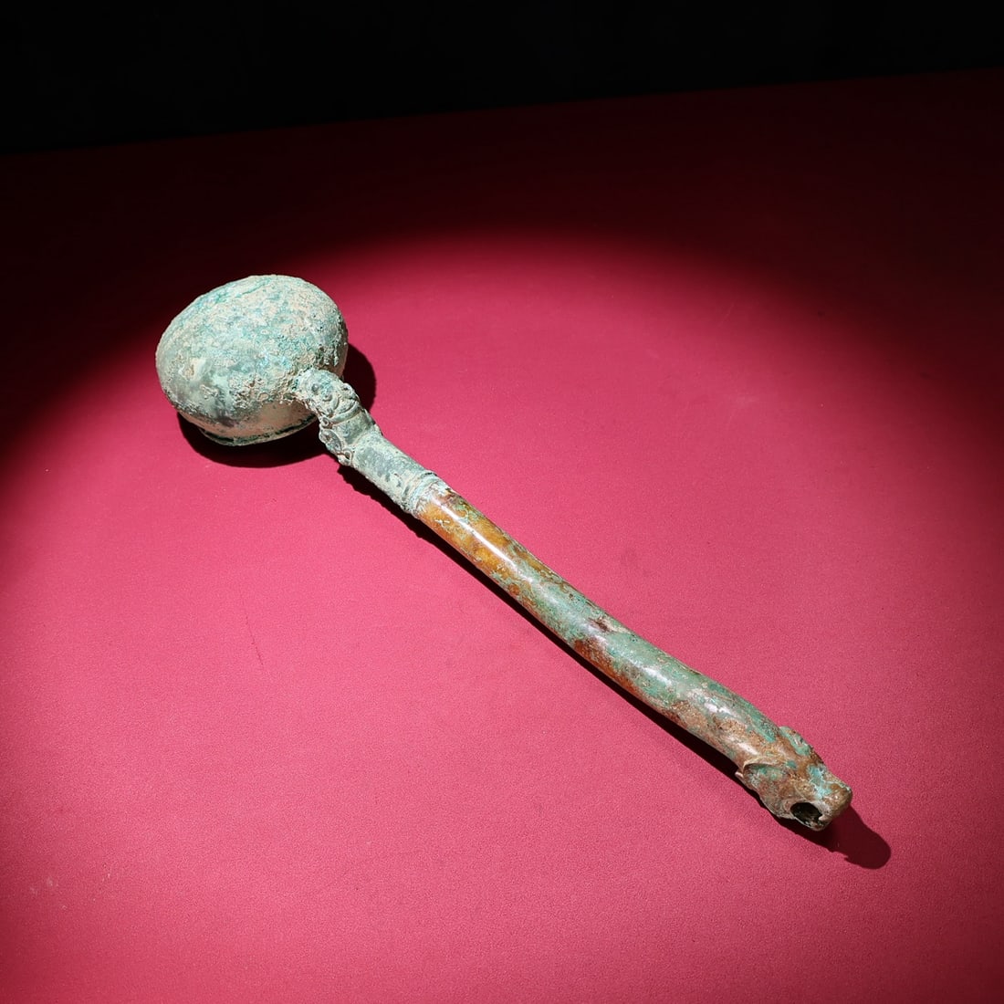 A beautiful Hetian jade full of mercury dragon seal: Exquisite Hetian jade full of mercury dragon seal Size:485x119x68mmW:1200g (The Dimensions Of All Batches Are Manually Measured.If You Need More Detailed Information, Please Contact