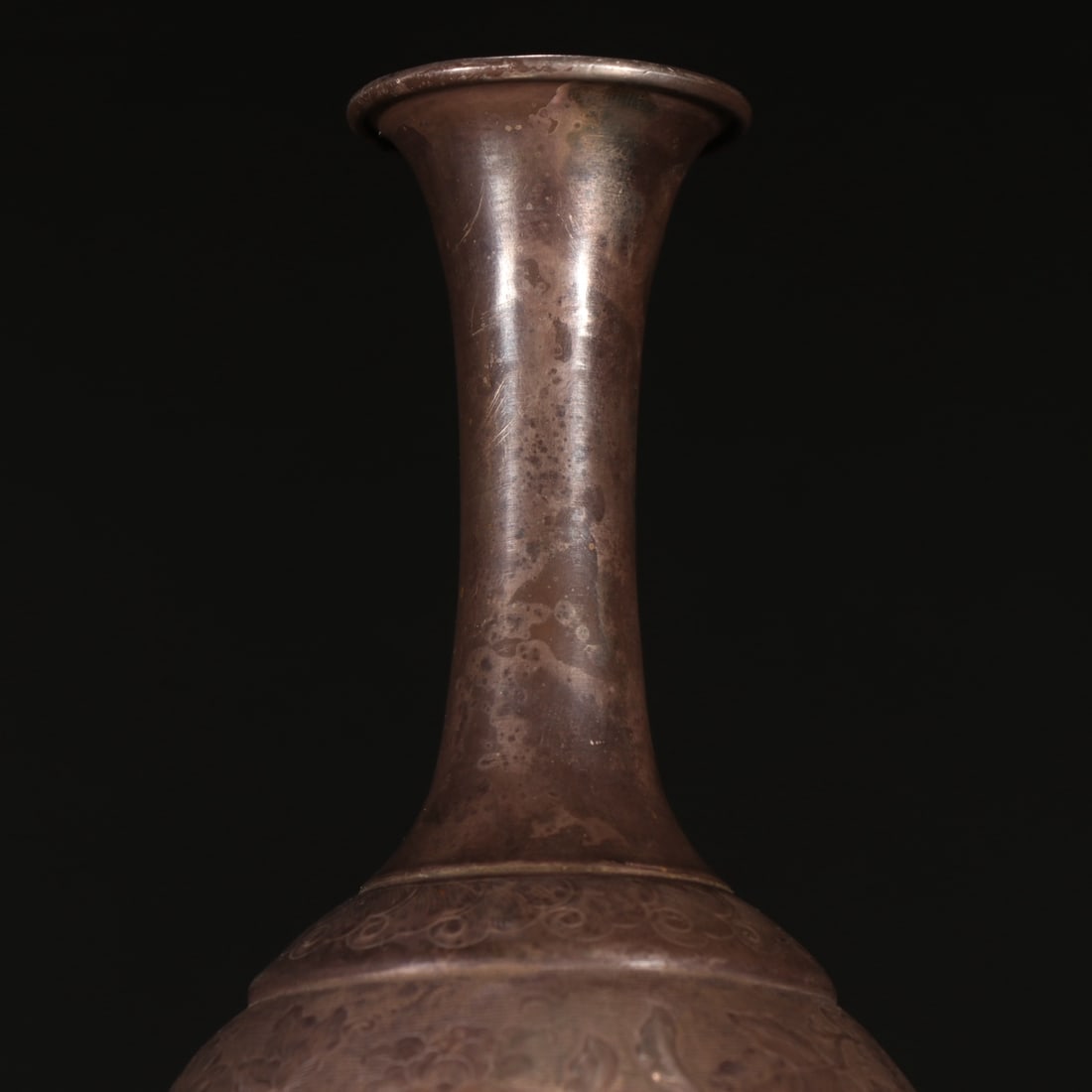 A beautiful sterling silver phoenix pattern bottle - 2