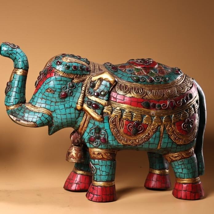 A fine high-relief engraving inlaid with gemstones painted with gold and painted auspicious: Exquisite high-relief engraving inlaid with gemstones painted with gold and auspicious elephants Size:H:22cmL:36cmW:7.3kg (The Dimensions Of All Batches Are Manually Measured.If You Need More Detailed