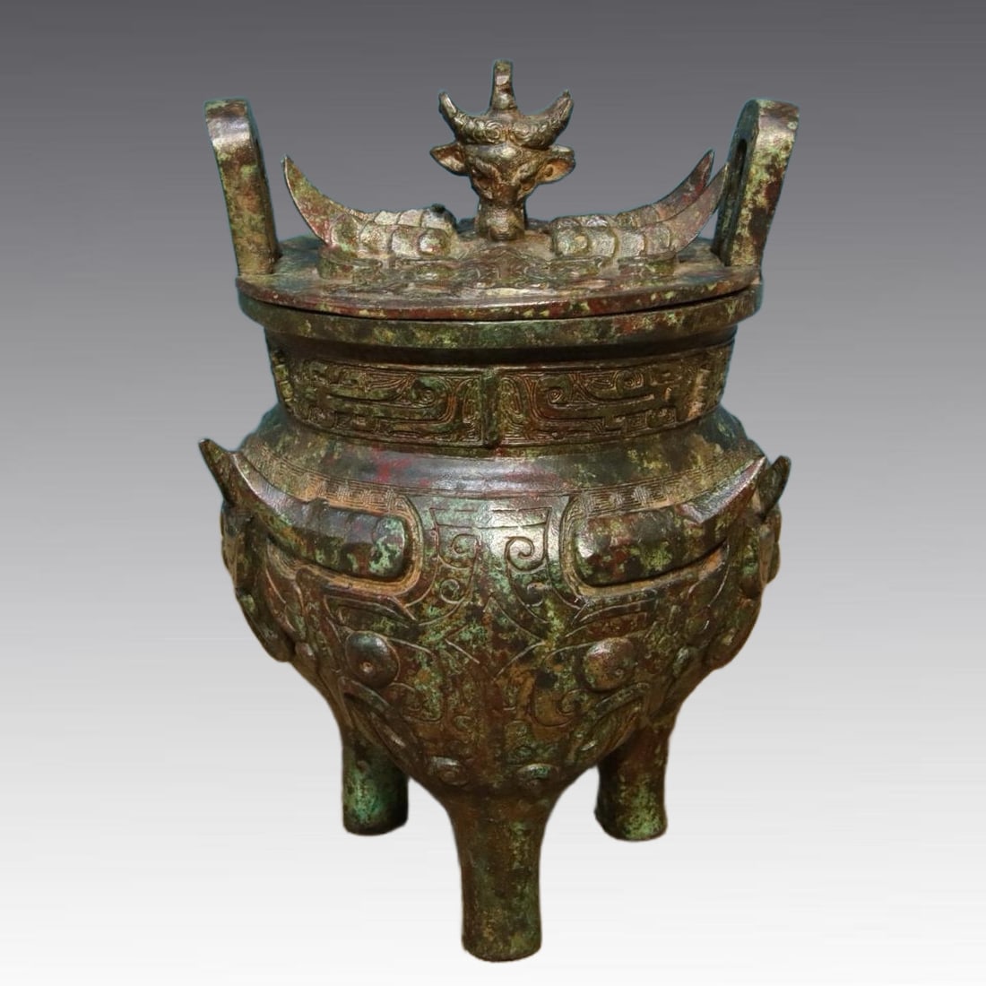 A beautiful bronze cauldron inscription (1 of 9)