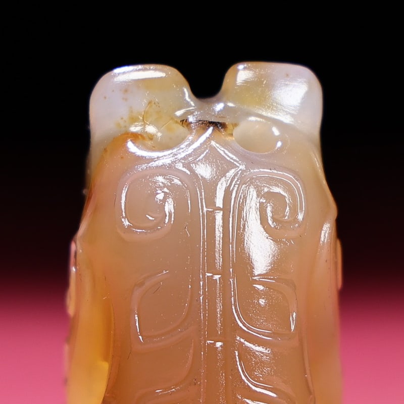 A fine agate kneeling bear handle - 4