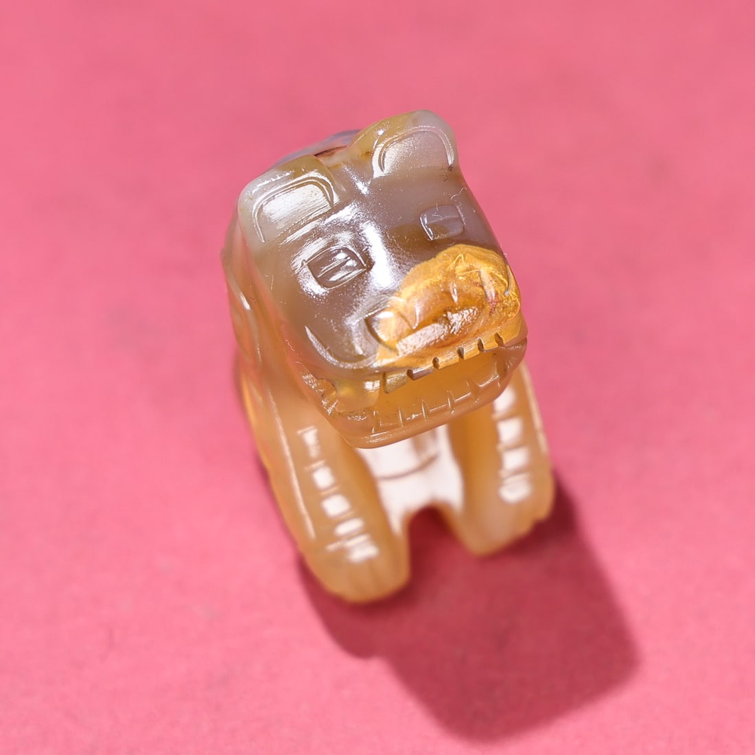 A fine agate kneeling bear handle - 7