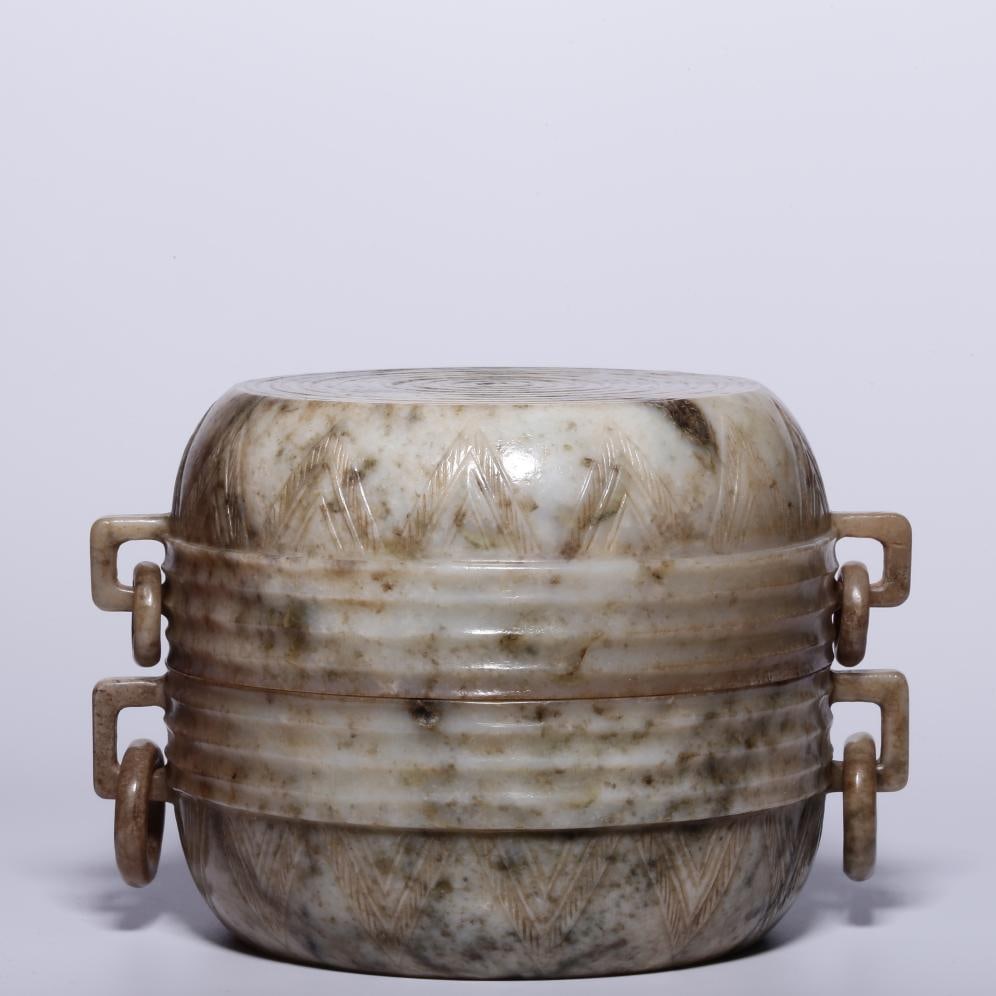A beautiful ancient Hetian jade belt waist drum storage box: Exquisite ancient Hetian jade belt waist drum storage box Size:H:9.3cmW:13.8cmD:11.2cmW:0.6085kg (The Dimensions Of All Batches Are Manually Measured.If You Need More Detailed Information, Please Cont