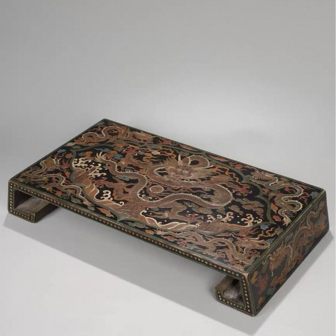 A beautiful Qing wooden tire lacquer painted with gold dragon pattern table table (1 of 9)
