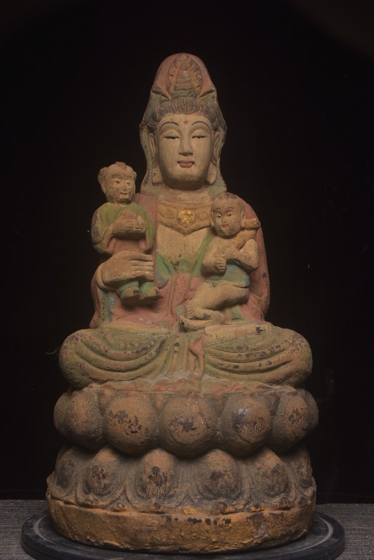 A beautiful old wooden carving statue of Guanyin: Exquisite old wood carving Guanyin statue Size:H:62cmD:35cm (The Dimensions Of All Batches Are Manually Measured.If You Need More Detailed Information, Please Contact Our Customer