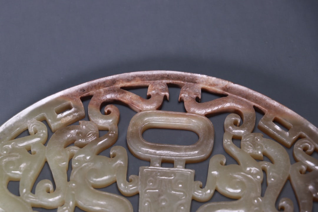 A beautiful Hetian topaz dragon pattern - 5