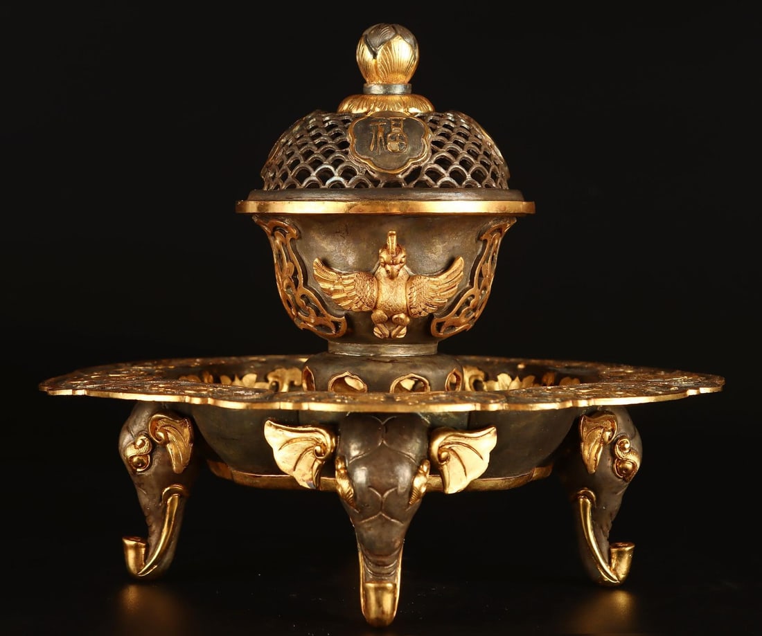 A local gilt four-legged elephant leg cup from the Qing Dynasty: The Qing Dynasty's local gilt four-legged elephant leg cup Size:H:24cmW:25cmW:2.254kg (The Dimensions Of All Batches Are Manually Measured.If You Need More Detailed Information, Please Contact Our Cus
