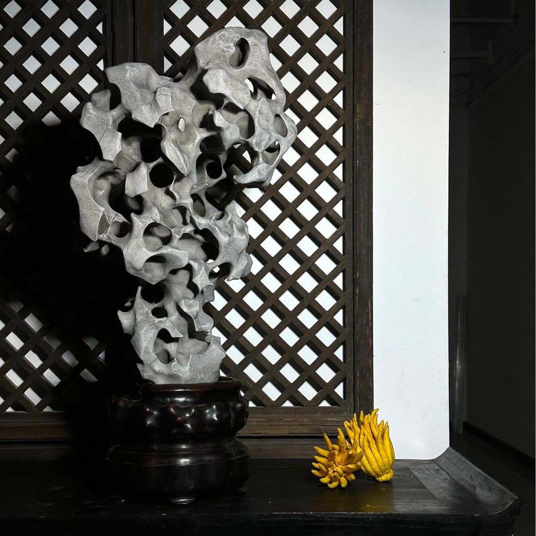 A piece of exquisite Taihu stone: Exquisite Taihu Lake stone Size:H:81cmW:42cm T:26cm (The Dimensions Of All Batches Are Manually Measured.If You Need More Detailed Information, Please Contact Our Customer Service Before Bidding.)