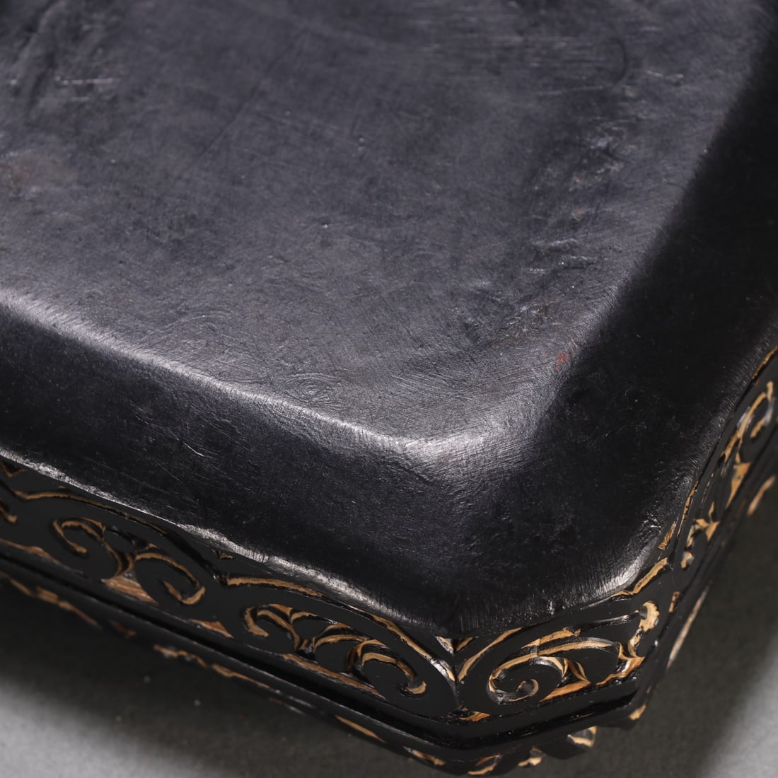 A beautiful lacquerware lid box - 8